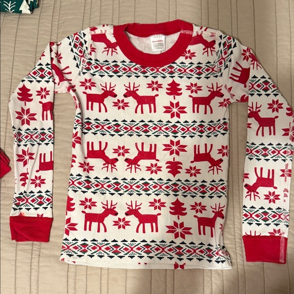 Hanna Andersson Red and White Reindeer Pajama Set - Picture 2 of 3